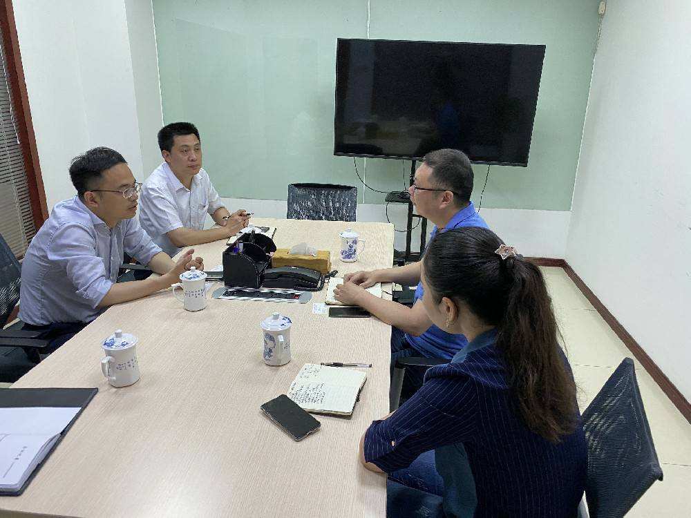无锡市工信局领导来厦门伟平垃圾分类服务有限公司科技开展“三联三解”活动